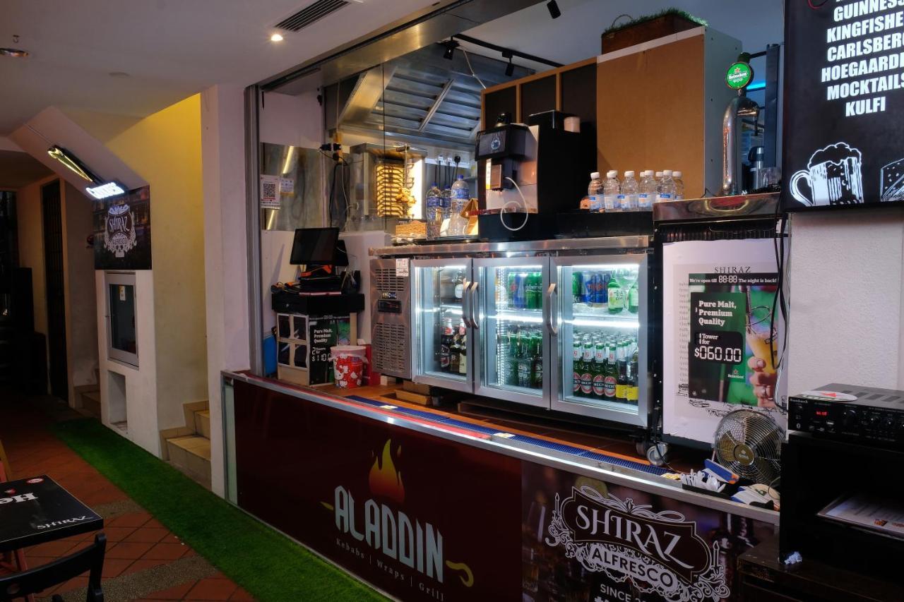 Single Sharing Room And Short Hours Stay At Sandpiper Hotel Szingapúr Kültér fotó