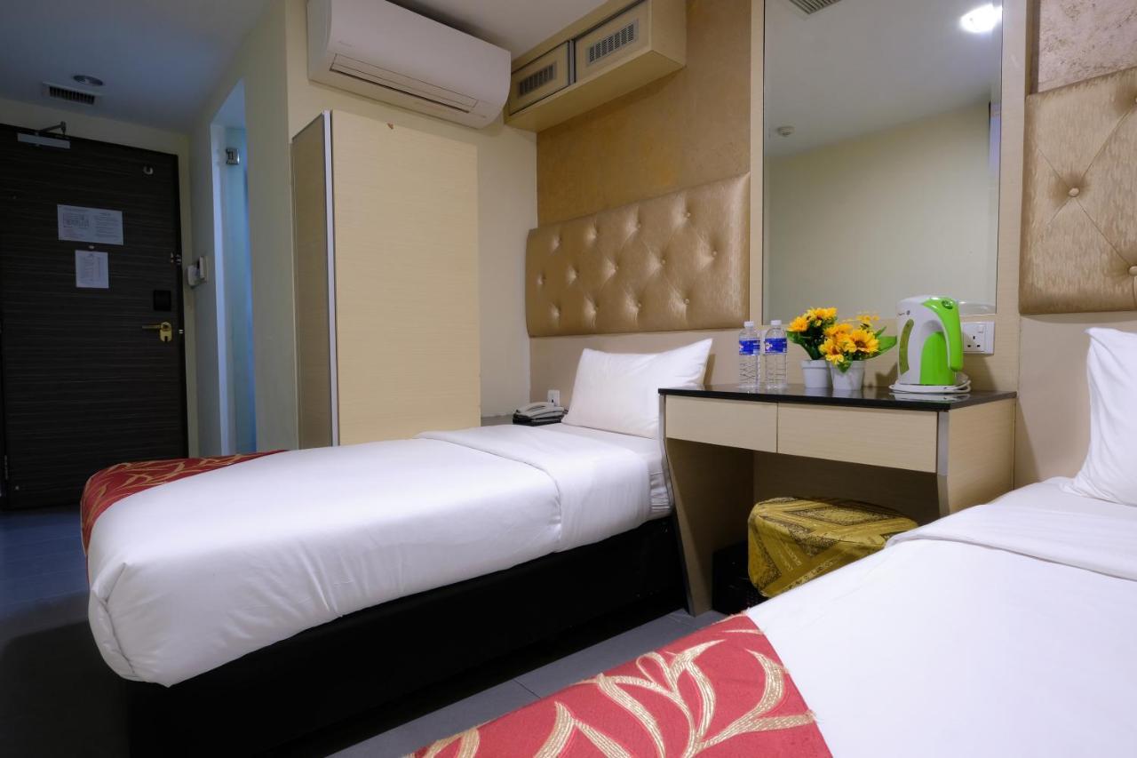 Single Sharing Room And Short Hours Stay At Sandpiper Hotel Szingapúr Kültér fotó
